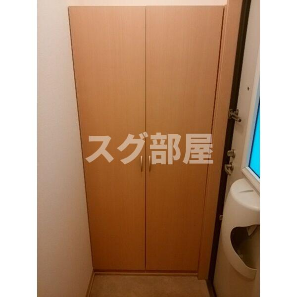 グリーンハイツ小山 C棟の玄関