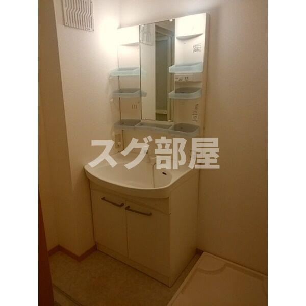 グリーンハイツ小山 C棟の洗面所