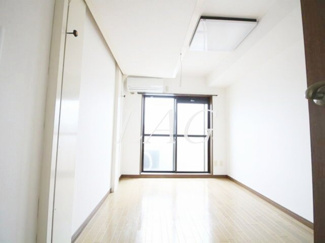 【居間・リビング】 | プレール方南町 | 洋室のお部屋です。