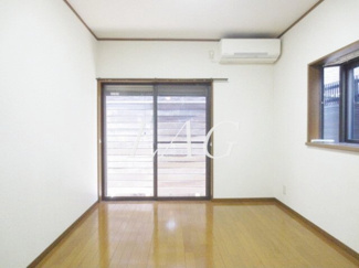 【居間・リビング】 | Plaisir | 洋室のお部屋です。
