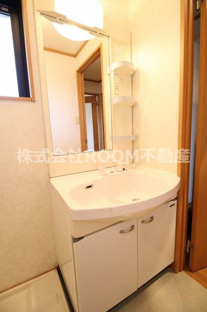瀬戸山マンション3号館の独立洗面台|朝の身支度には欠かせない独立洗面化粧台