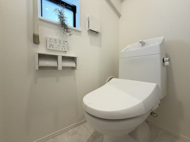 嘉手納町水釜379番（全2棟）のトイレ|※同仕様写真です