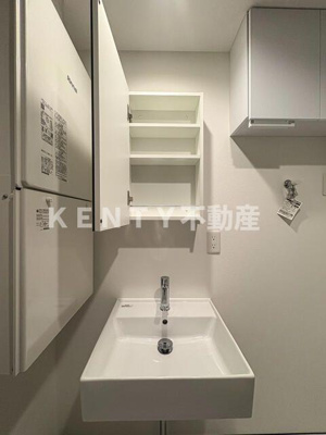【洗面所】 | 防音マンション　スカイラシクラス田園調布本町 | コンパクトで使いやすい洗面所