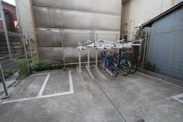 【駐車場】