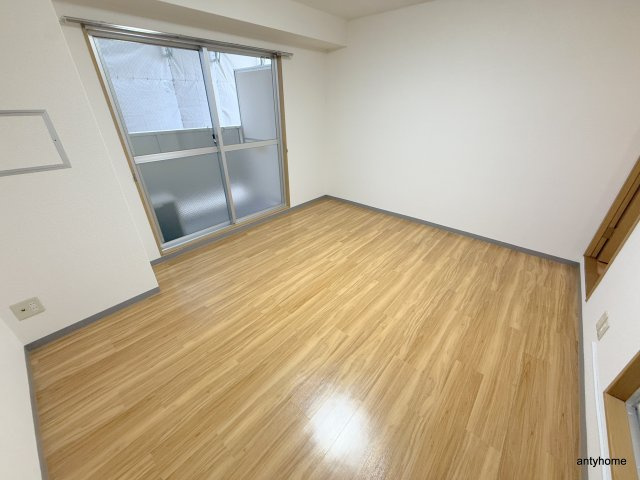 ライズ芦原橋　仲介手数料無料の居間・リビング