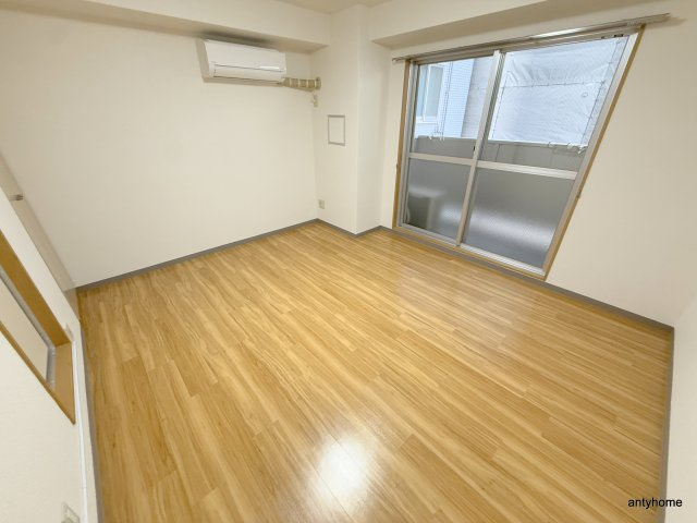 ライズ芦原橋　仲介手数料無料の居間・リビング