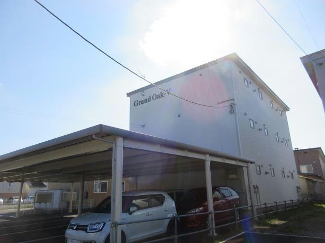 Grand OakⅤの駐車場