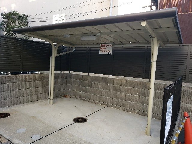 レオパレス本田ハイツの駐車場