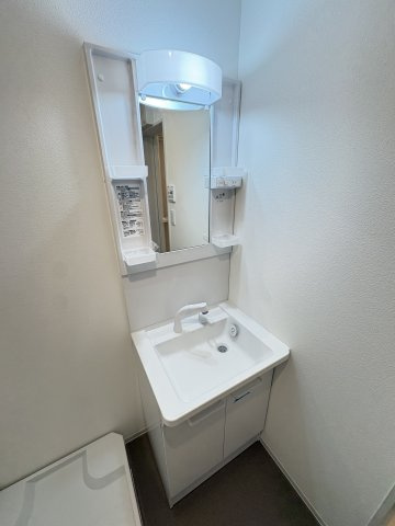 ジーメゾン青梅河辺町の独立洗面台