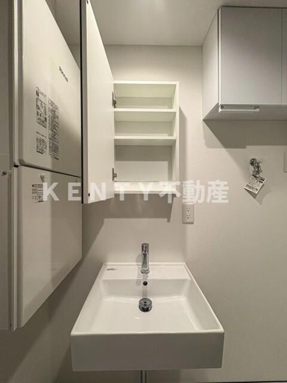 【洗面所】 | 防音マンション　スカイラシクラス田園調布本町 | コンパクトで使いやすい洗面所