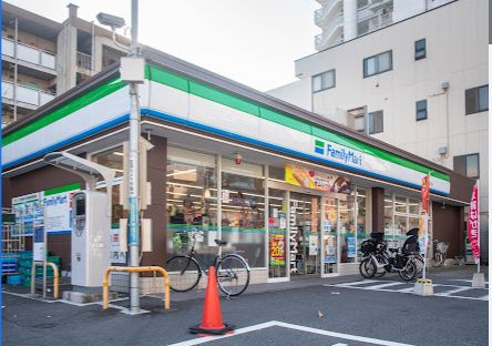 アプレシティカメイドの周辺