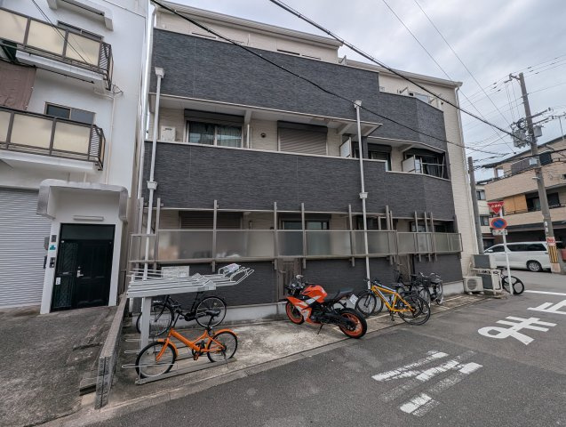 ノイヴェル塚本の外観