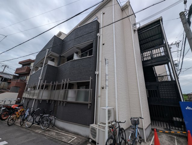 ノイヴェル塚本の外観