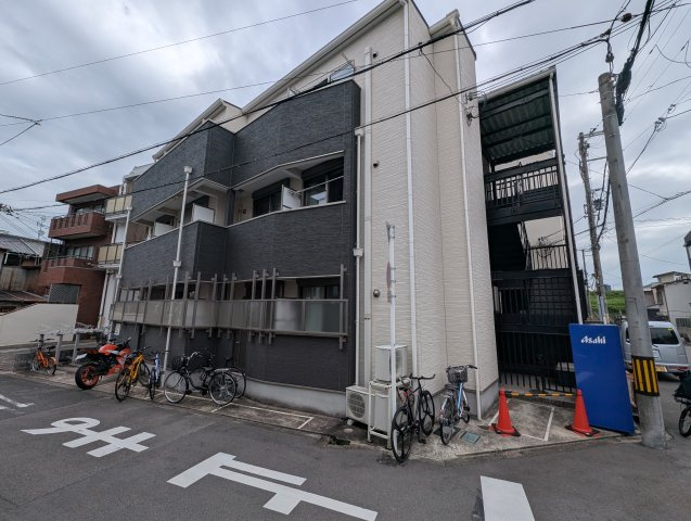 ノイヴェル塚本の外観