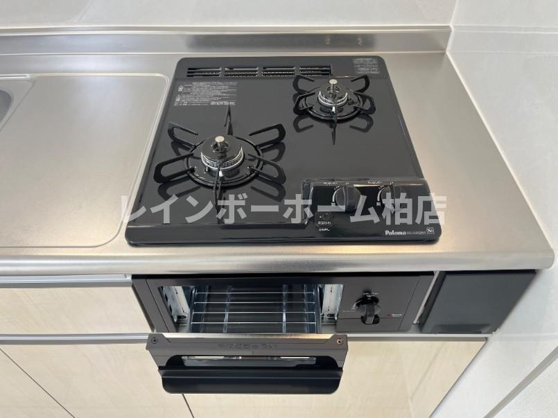【仲介手数料：50％OFF】対象物件！のキッチン|２口ガスコンロ・グリル付きです