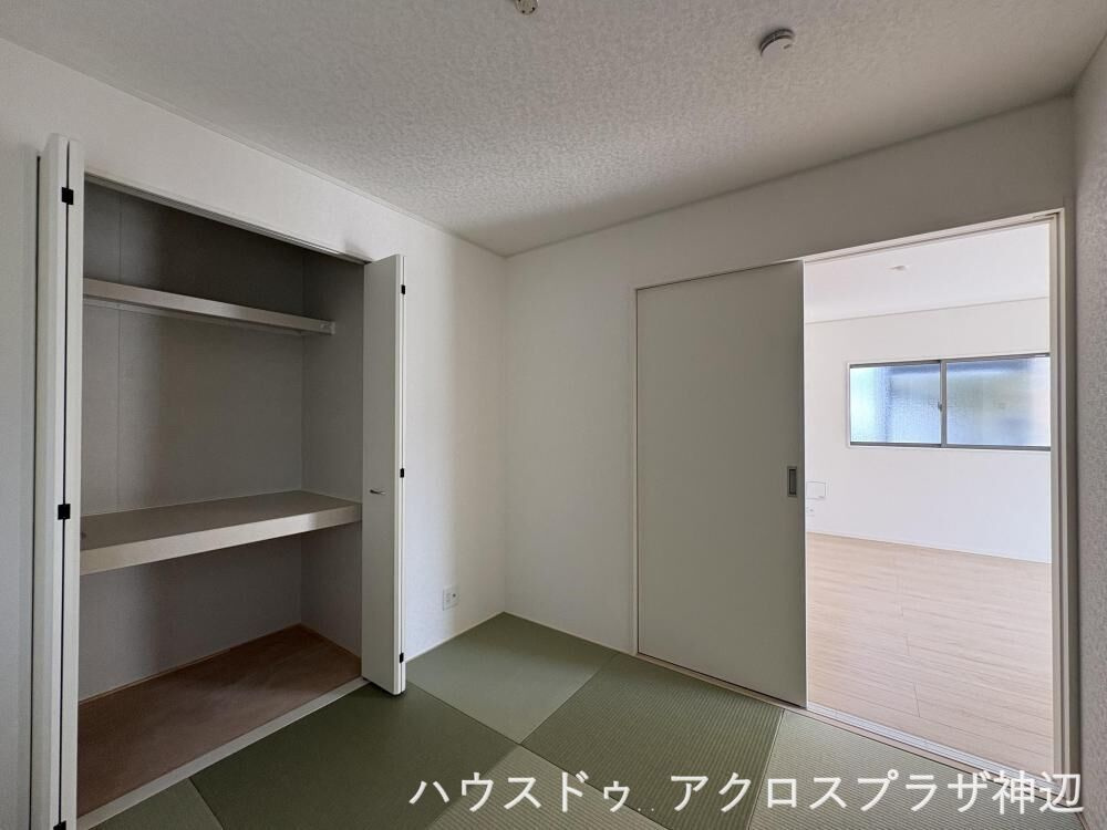 草戸町４丁目2号棟　2880万の和室|【和室4.5帖】小さなお子さまのいる方におすすめ！リビング横に和室のあるタイプの間取りです