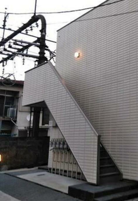 プレジール飛田給のエントランス|建物の内部です