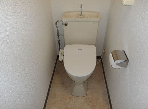 ライオンズマンション伊勢佐木町第２のトイレ