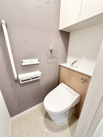 クラール倉治Ｅのトイレ|ゆったりとした空間のトイレです