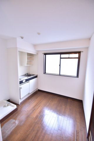 大阪市都島区中野町２丁目の賃貸マンションの居間・リビング