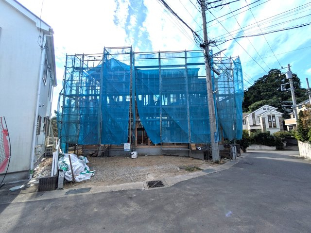 鎌倉市寺分一丁目新築戸建の前面道路含む現地写真|同施工会社の完成現場のご案内も可能ですのでお気軽にお申し付け下さい！
現地（2026年10月）撮影