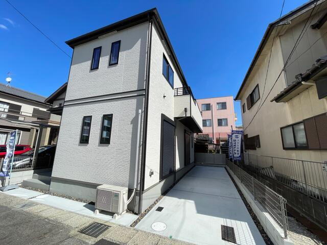 新築戸建て・仲介手数料無料）小牧市小牧１丁目１３７番　A号棟の前面道路含む現地写真|前面道路含む現地写真です