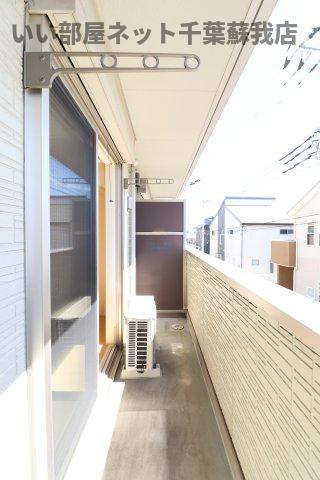 クロシェットⅠ番館のバルコニー|外からの目が気にならないバルコニーで洗濯物が干せます