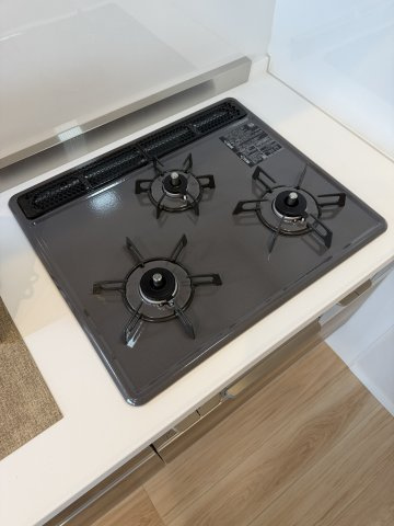 武蔵野市境南町４丁目の中古マンションのキッチン|3口ガスコンロ
