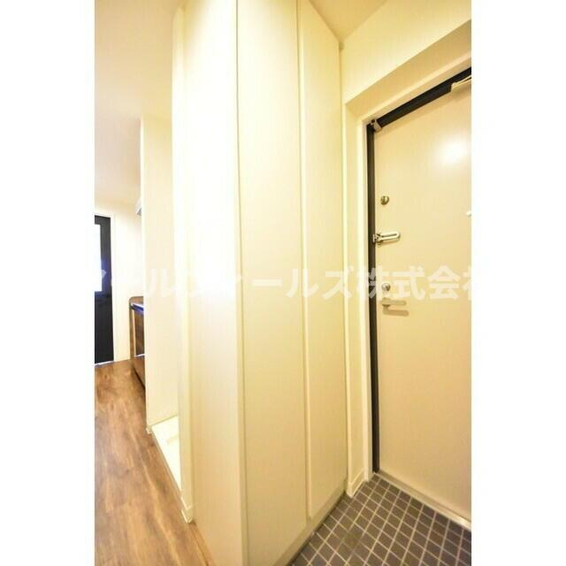 ＣＲＥＳＣＥＮＴ　ＣＯＵＲＴの玄関