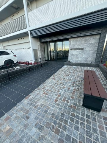 MAXIVCROS江坂のエントランス