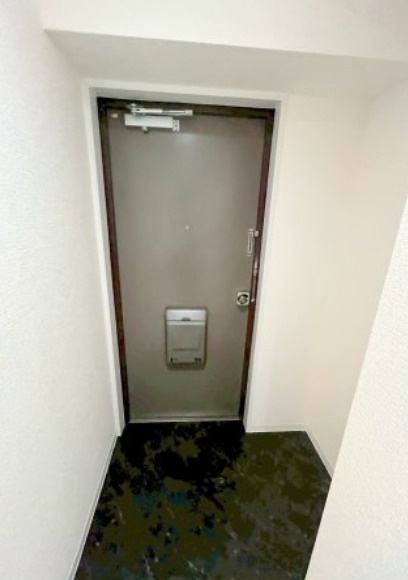 難波リーガルハウスの玄関