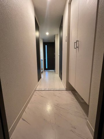 レオンコンフォート本町の玄関
