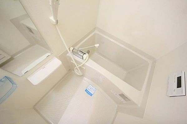 レオンコンフォート谷町六丁目の浴室