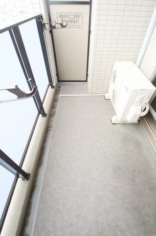 レジュールアッシュ淡路駅前のバルコニー