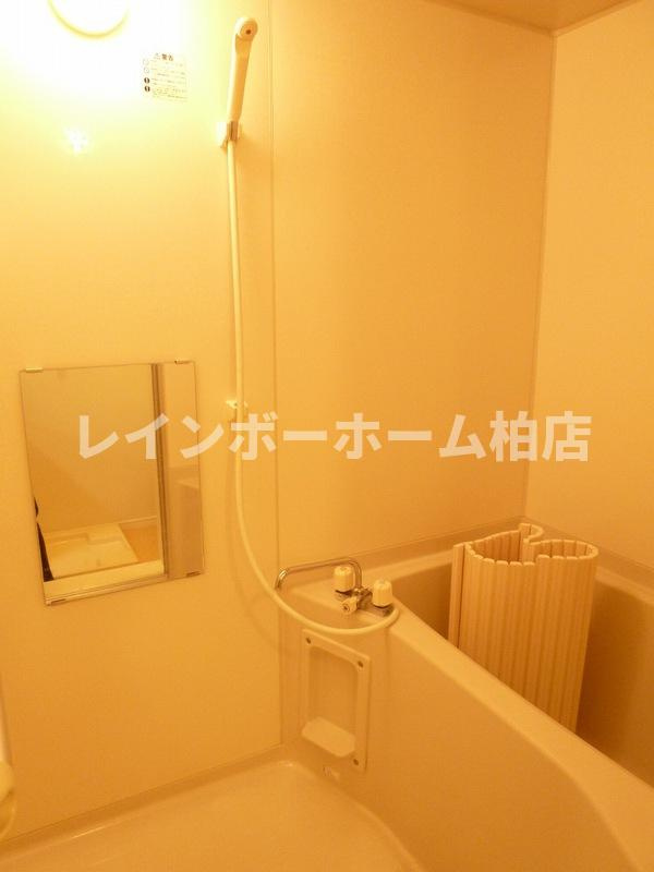 特典：仲介手数料が無料です!!の浴室