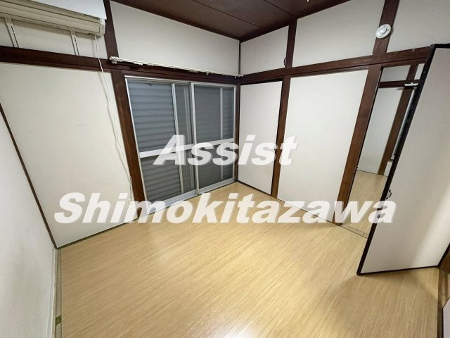 北沢ハウスの洋室