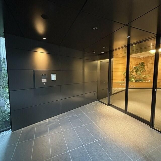 ラティエラ上野稲荷町のエントランス