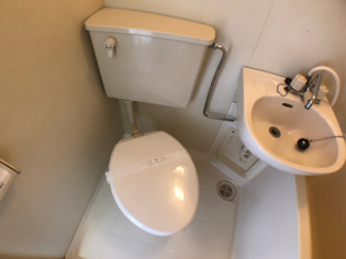 浴室内にトイレがあります☆