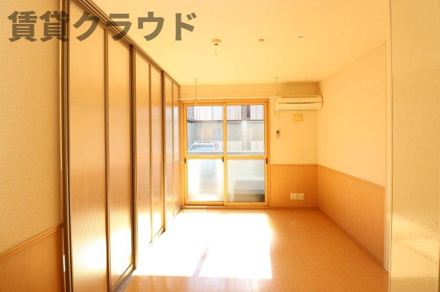 フェリシタ ドゥジェームの居間・リビング|おしゃれな居間です