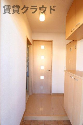 フェリシタ ドゥジェームの玄関|内装もきれいです