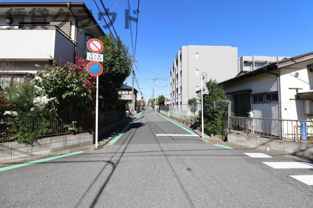 フェリシタ ドゥジェームの周辺