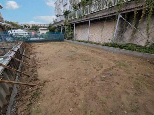 川崎市多摩区菅馬場三丁目新築戸建のその他|ガーデニングや家庭菜園、バーベキュー、お子様のプールやドッグランなど、様々な用途にお使い頂けます。現地（2026年10月）撮影