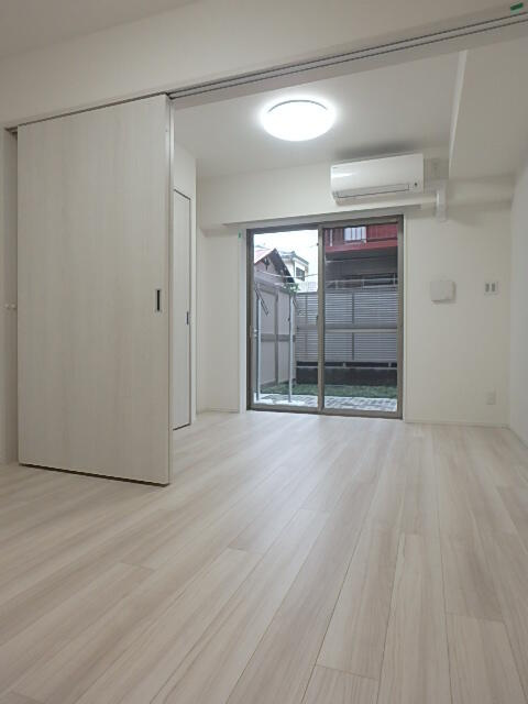 調布市小島町３丁目の賃貸マンションの居間・リビング