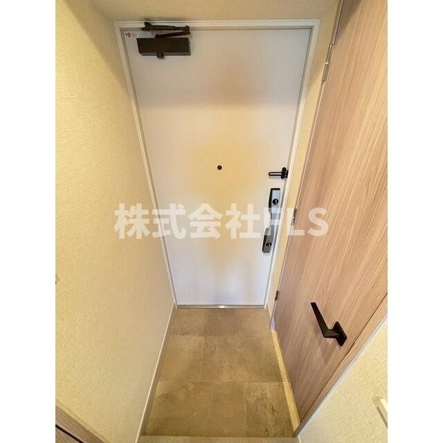 新宿区西新宿７丁目の賃貸マンションの玄関