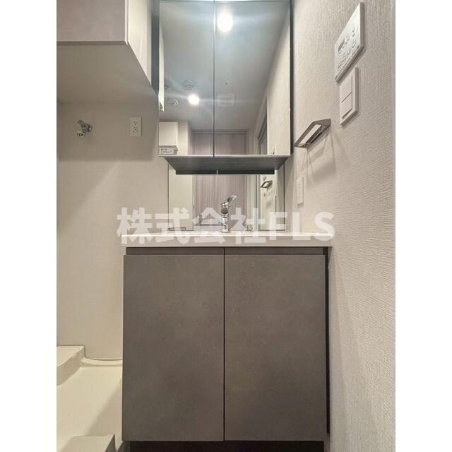 新宿区西新宿７丁目の賃貸マンションの独立洗面台