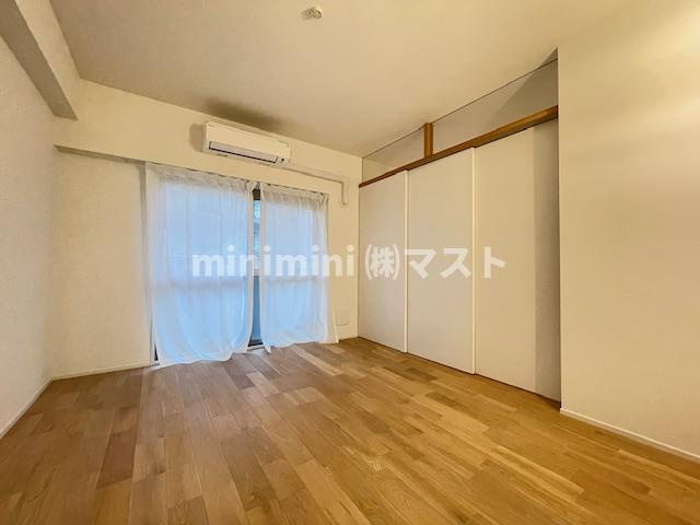 大阪市西区南堀江４丁目の賃貸マンションの居間・リビング