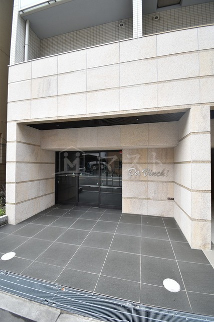大阪市西区立売堀３丁目の賃貸マンションのエントランス