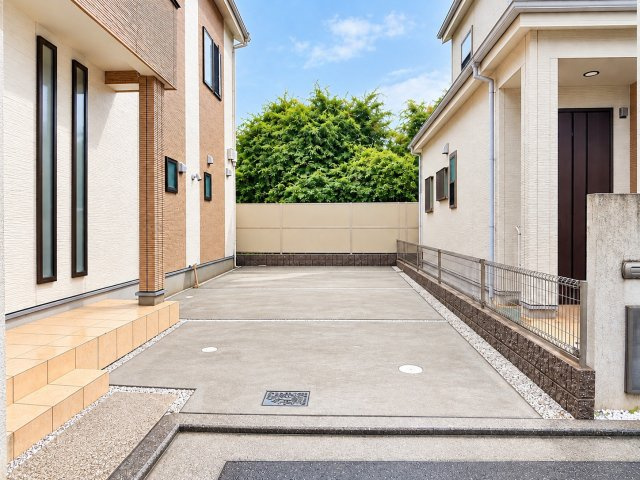 堺市美原区多治井の駐車場|ゆとりある駐車スペース♪お車の出し入れもしやすく、自転車も複数台置けちゃいます♪