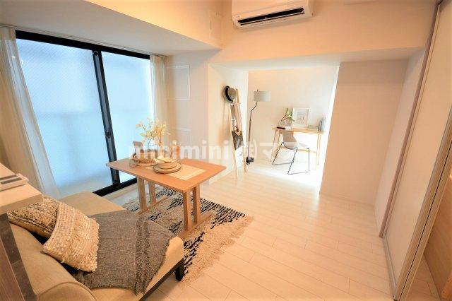 大阪市西区西本町１丁目の賃貸マンションの居間・リビング