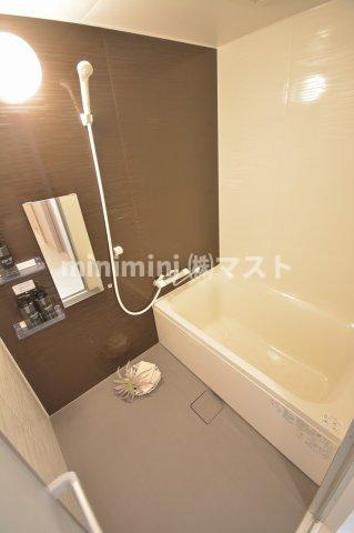 大阪市西区西本町１丁目の賃貸マンションの浴室